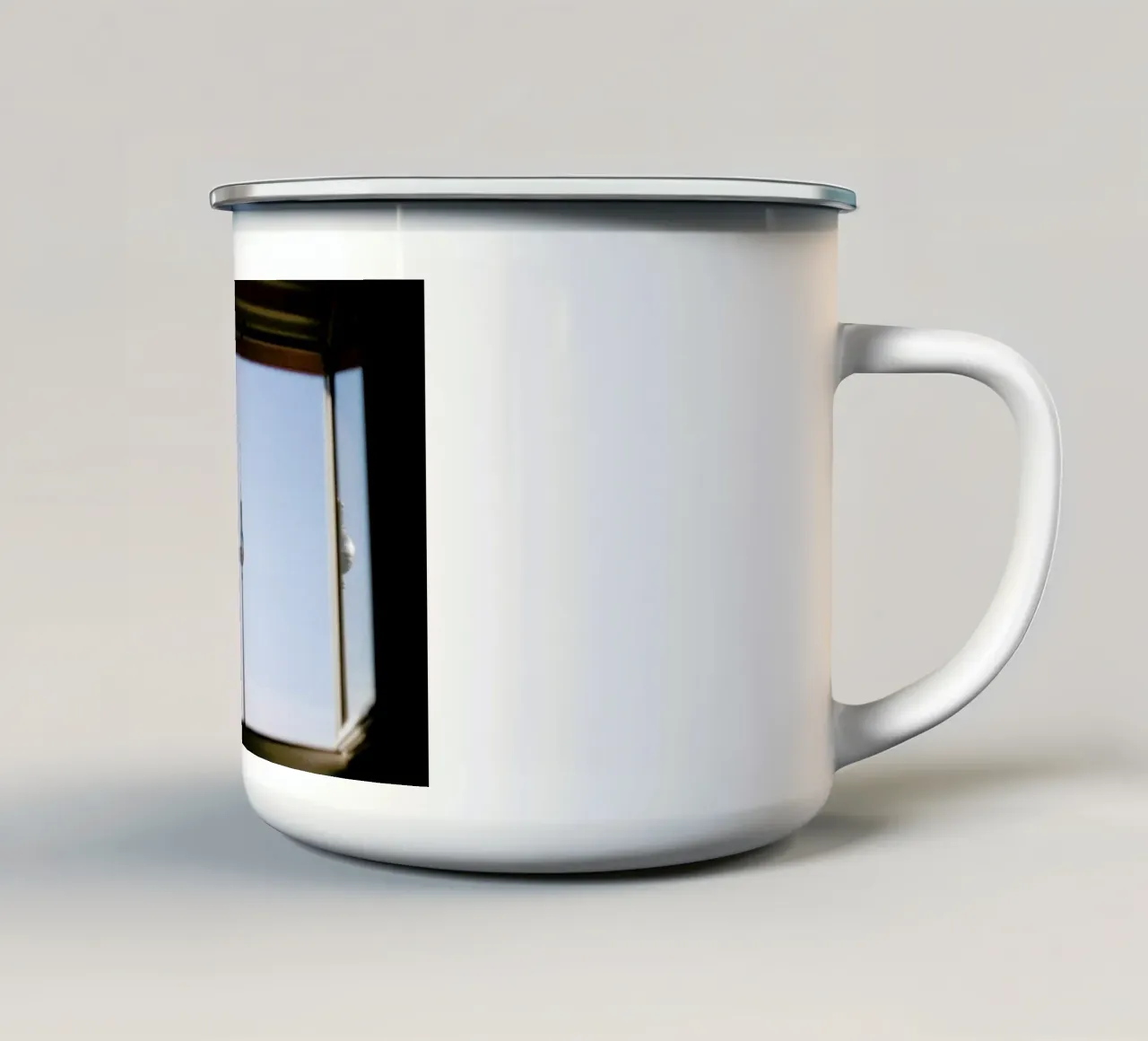 Living in Berlin tazza in smalto da Alexandra Hellweg