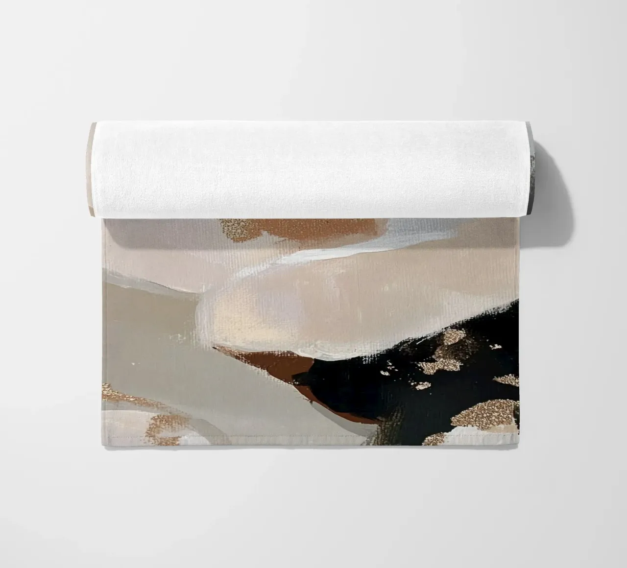Abstracte muurschildering met gouden accenten strandhanddoek van Melloi Art Print