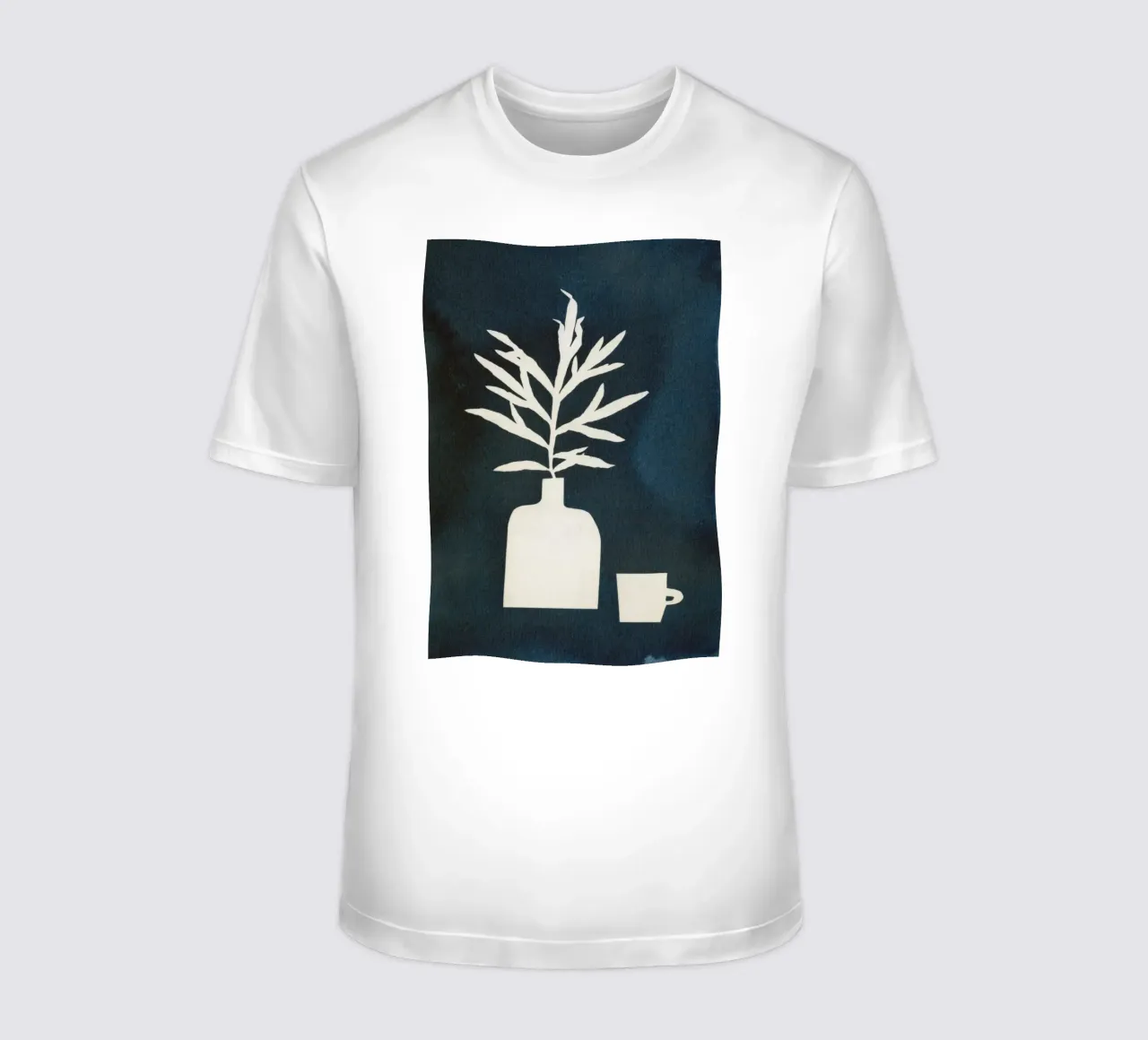 Studi di natura morta in cianotipia #3 t-shirt da Alisa Galitsyna