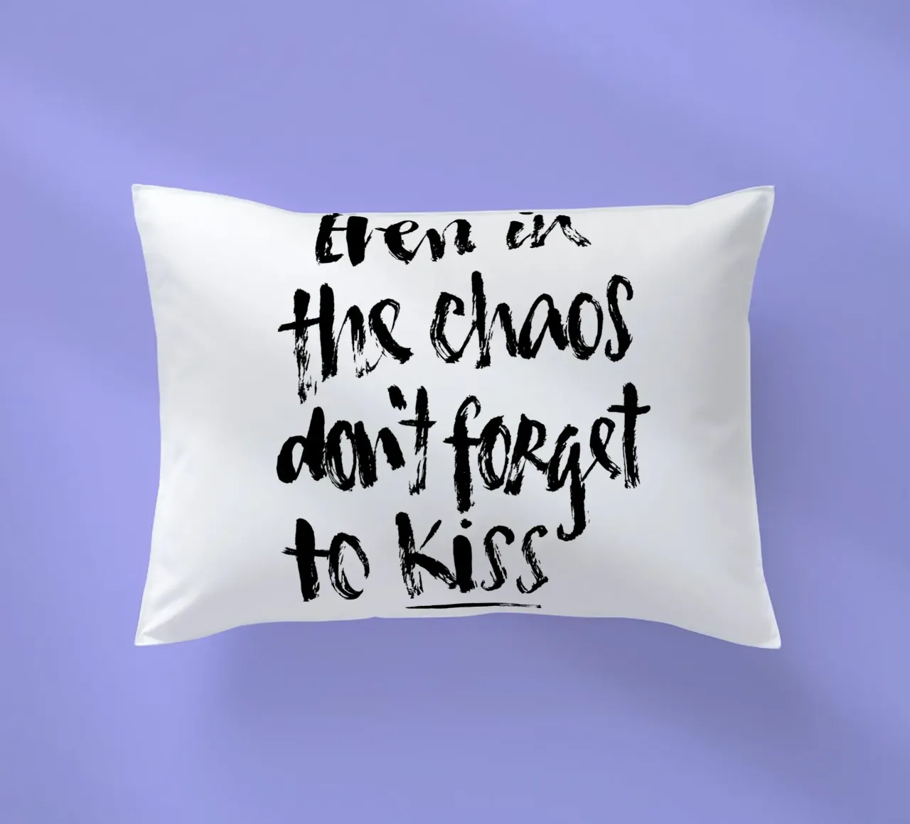 Don't Forget to Kiss cuscino da Brushmeetspaper