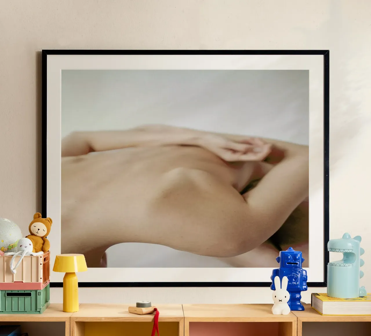 Body Studies Square poster con telaio in plastica da Chris Abatzis