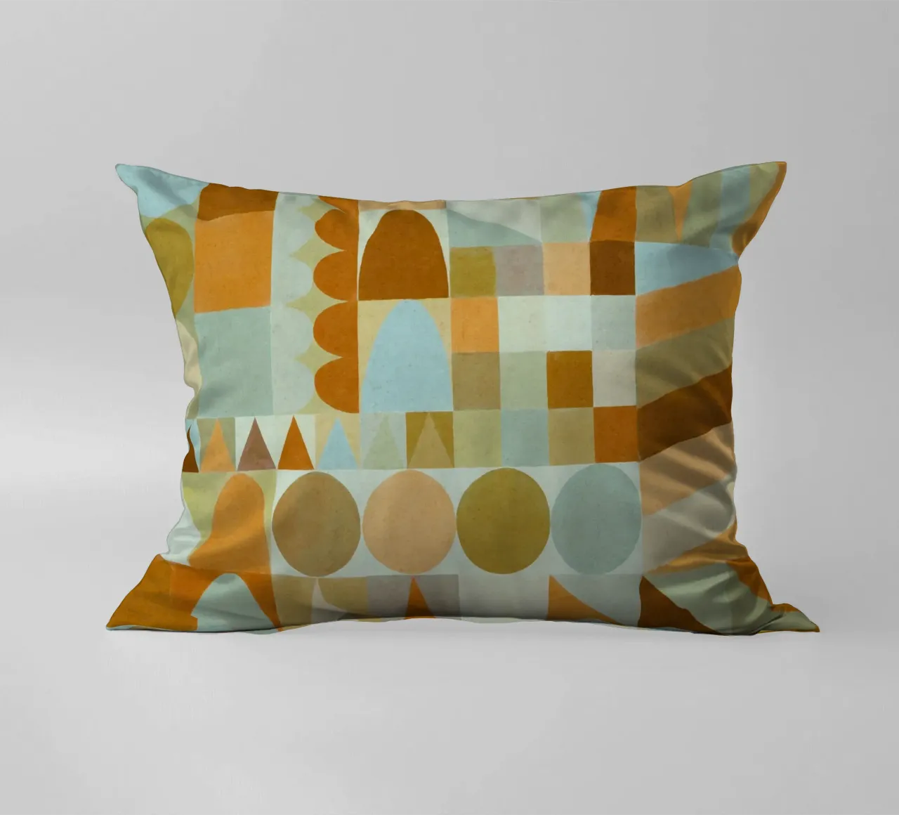 Forme geometriche e colori #2 cuscino da Alisa Galitsyna