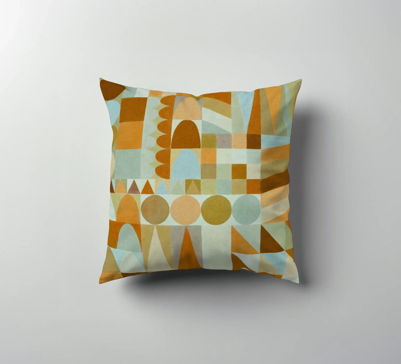 Forme geometriche e colori #2 cuscino da Alisa Galitsyna