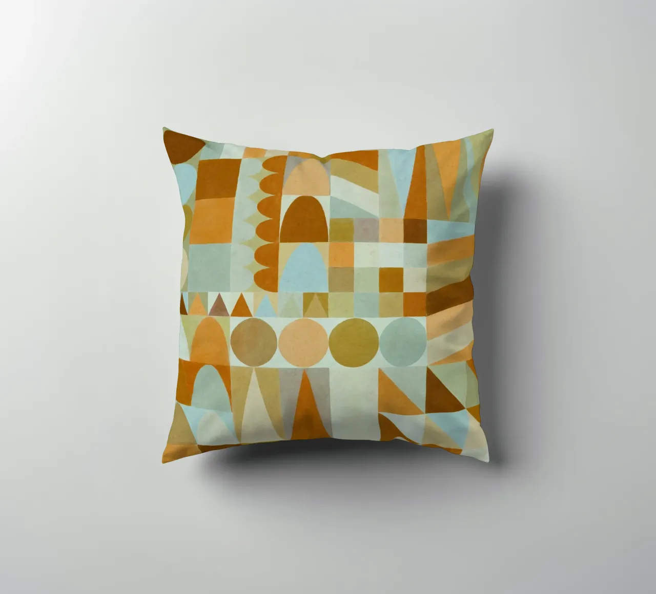 Forme geometriche e colori #2 cuscino da Alisa Galitsyna