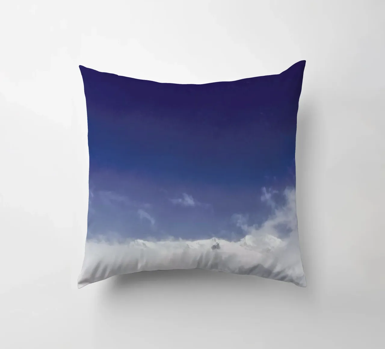 Above the Clouds cuscino da Nur Mut