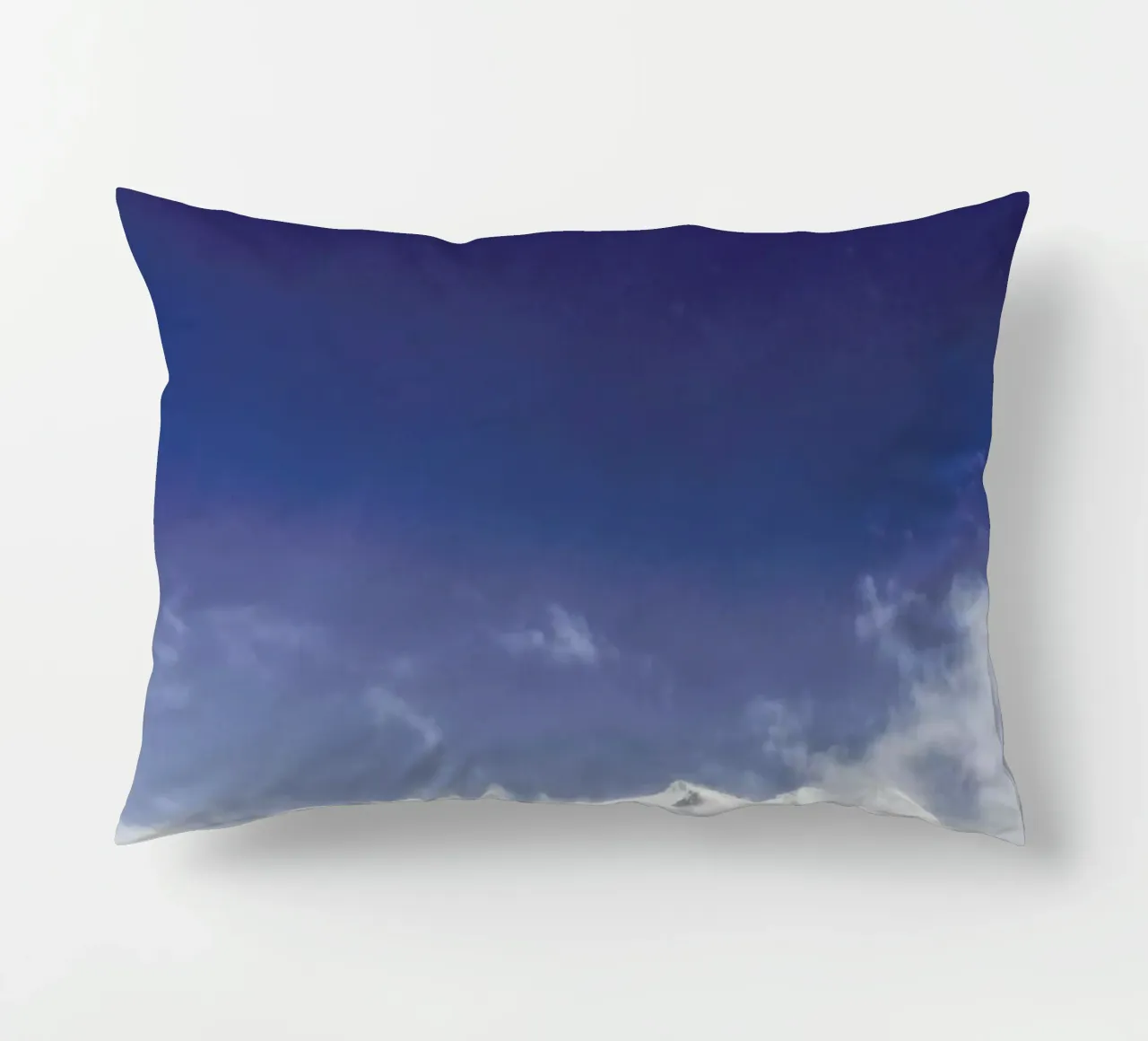 Above the Clouds cuscino da Nur Mut