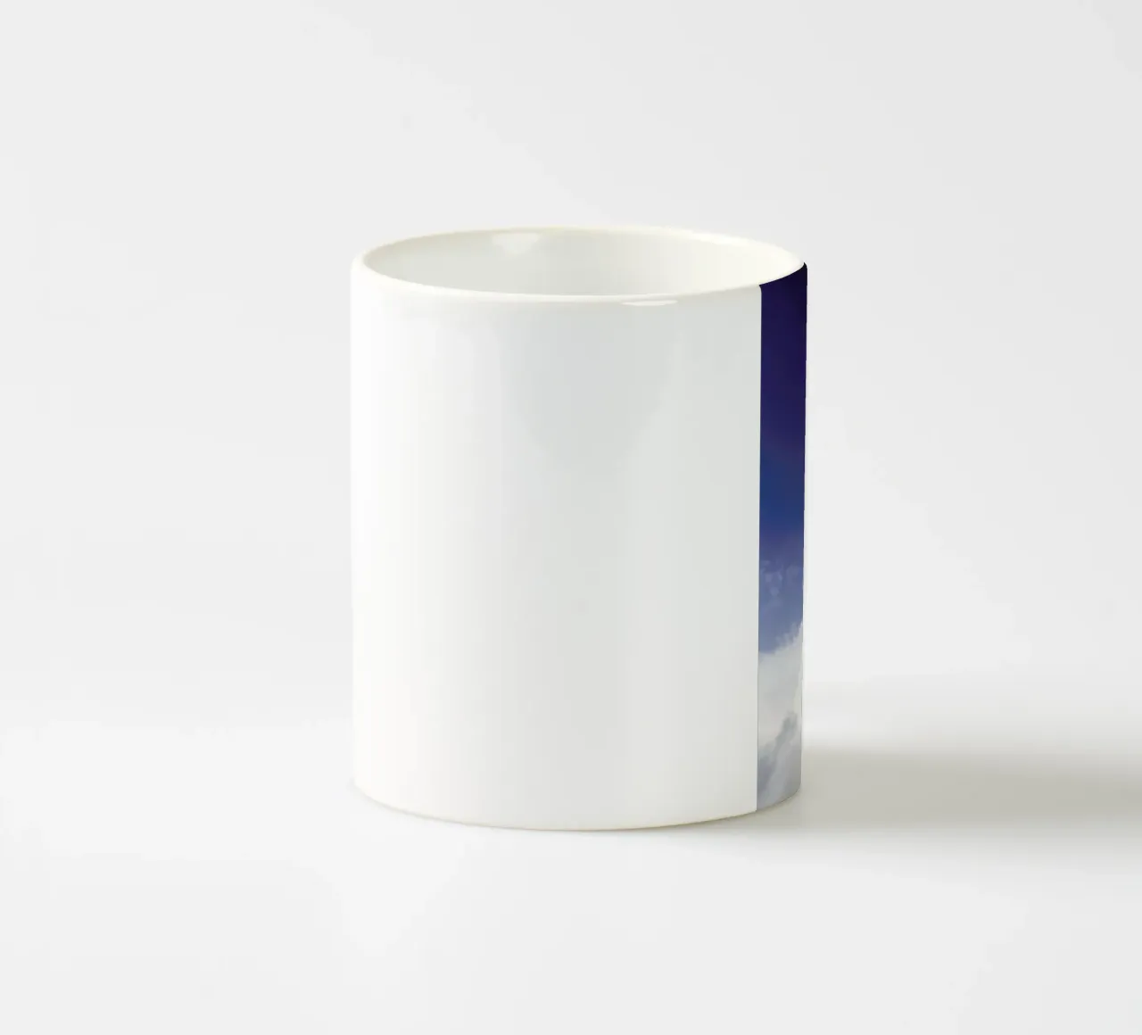 Above the Clouds tazza in ceramica da Nur Mut
