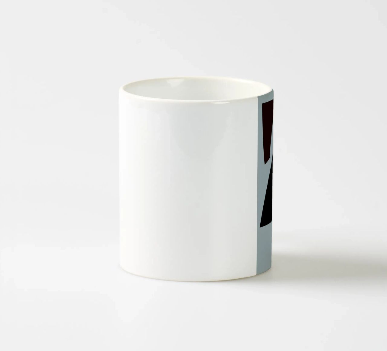 Bloom 3 tazza in ceramica da Jonathan Lawes