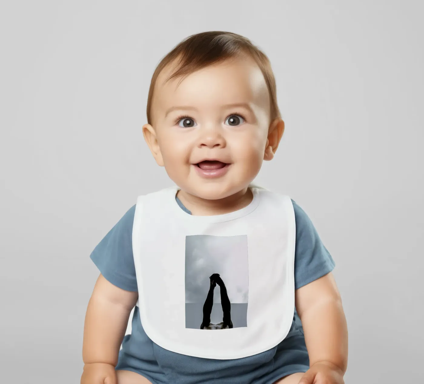 Stretch baby bib by Chris Abatzis