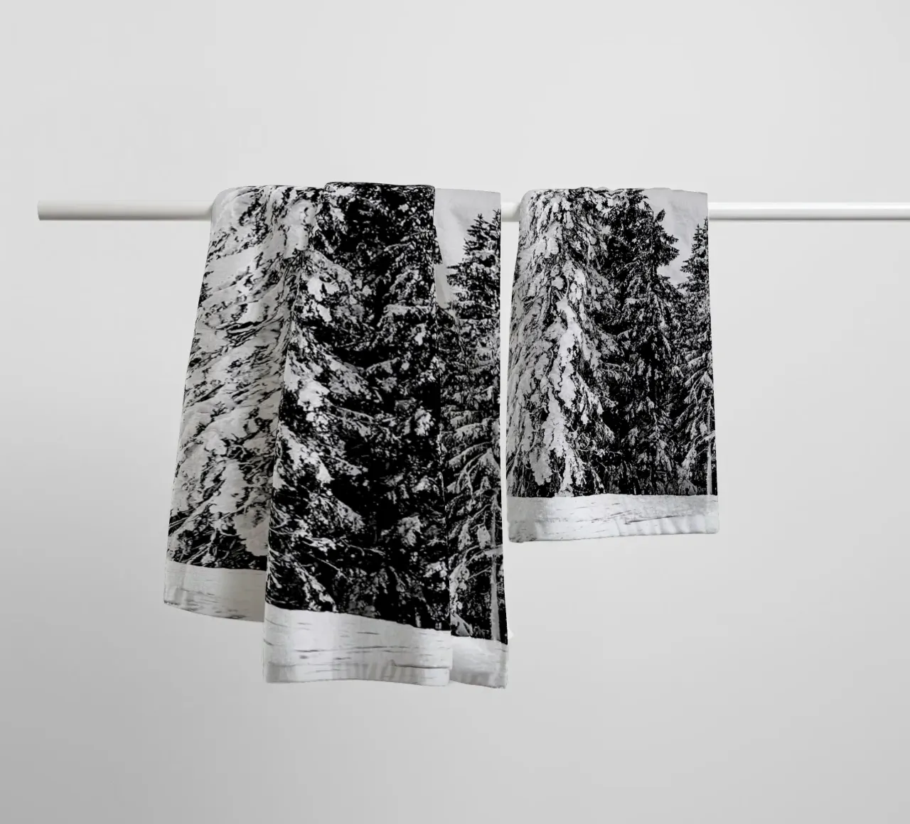Snowy Trees asciugamano da bagno da Babett Schultze