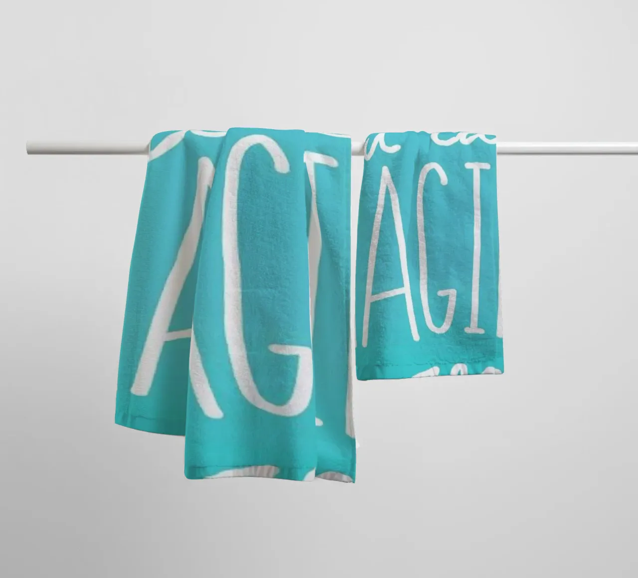 Imagine - Teal asciugamano da bagno da Leah Flores