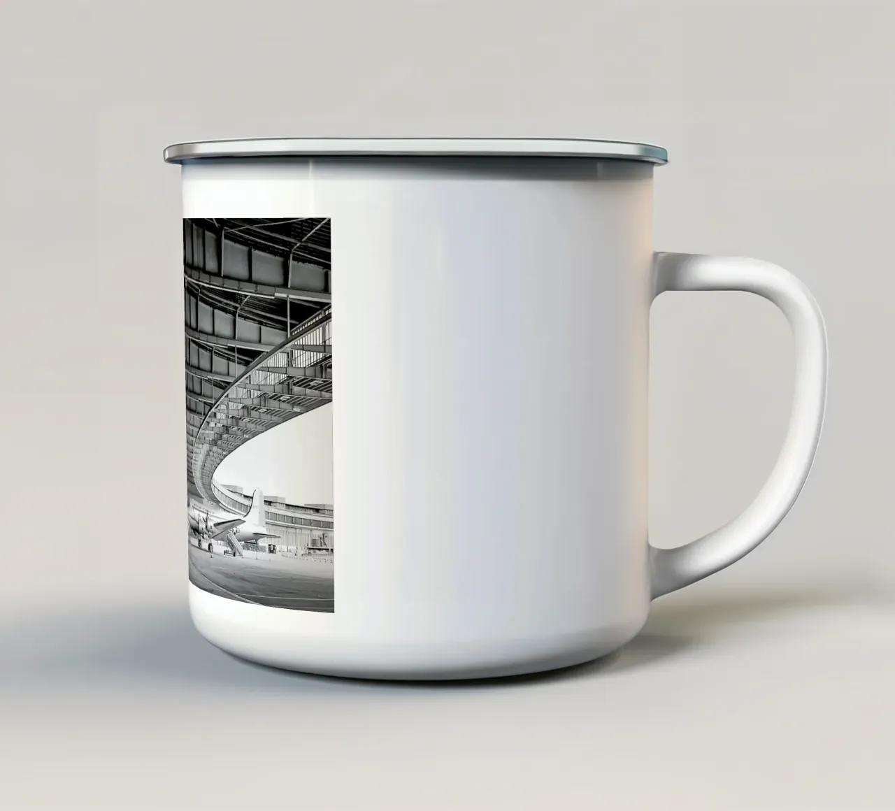 Airplane Hangar tazza in smalto da Babett Schultze