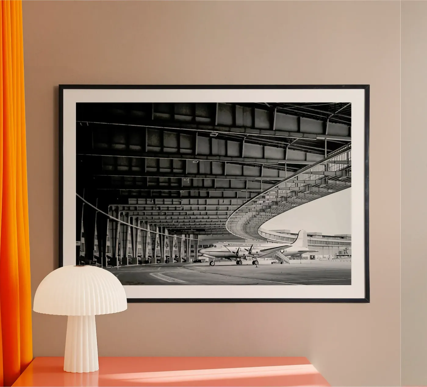 Airplane Hangar poster da Babett Schultze