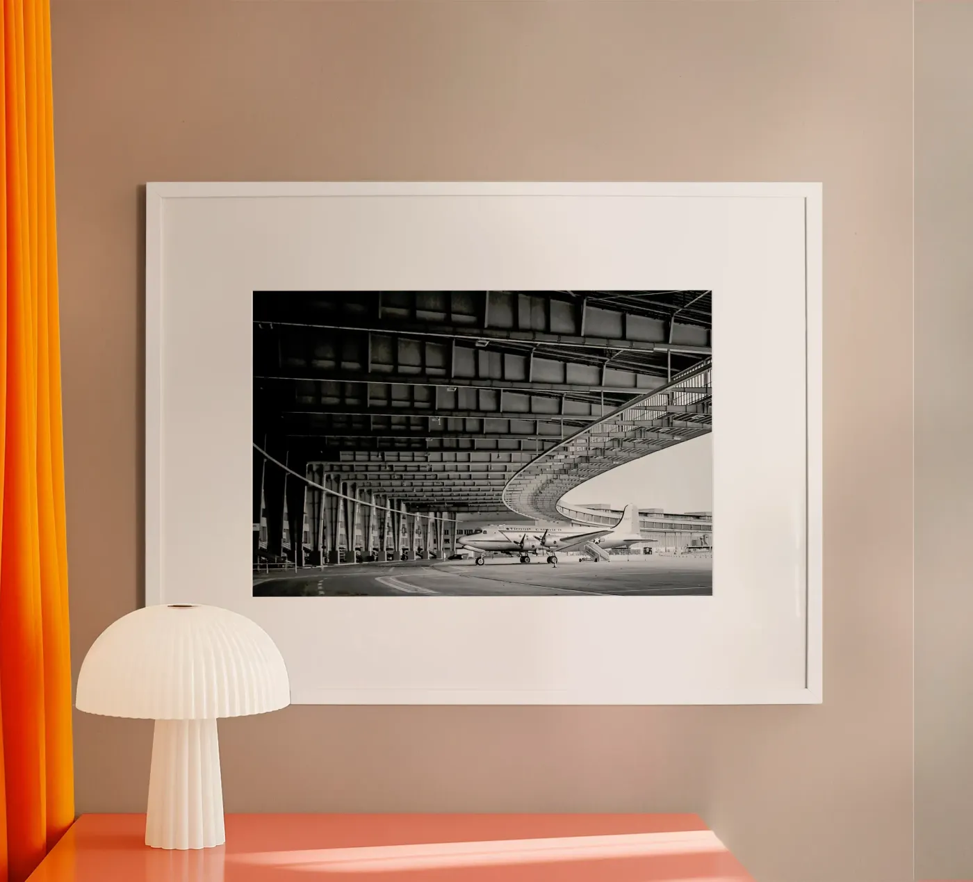 Airplane Hangar poster da Babett Schultze