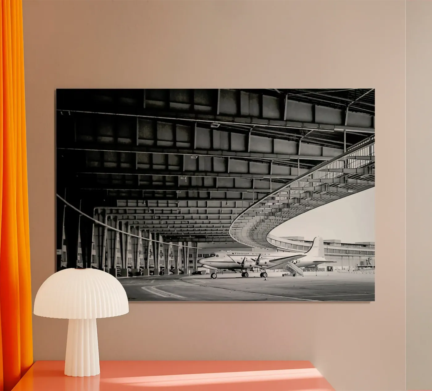 Airplane Hangar poster da Babett Schultze