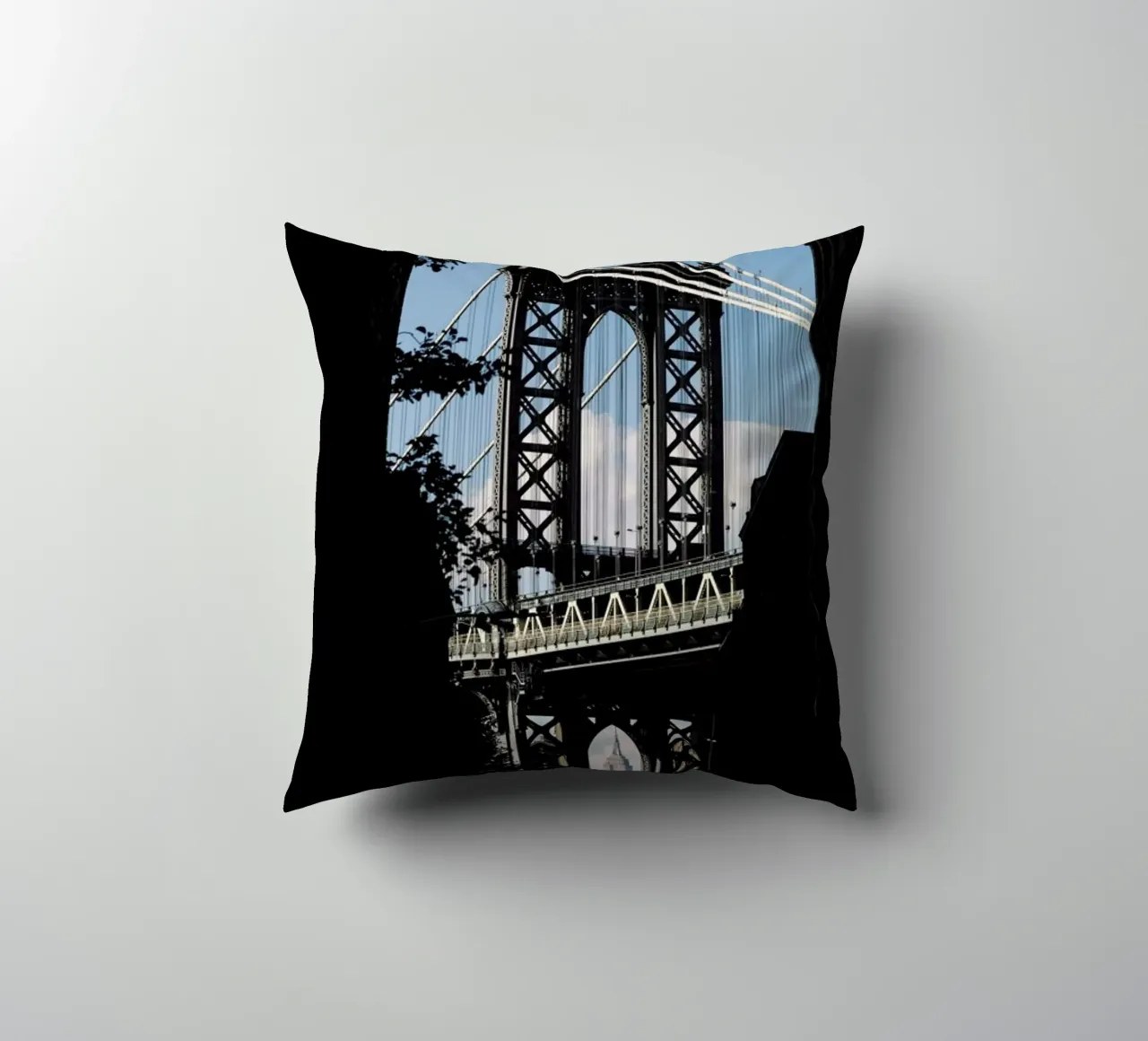 Bridge in Shadow cuscino da EyeEm Mobile GmbH