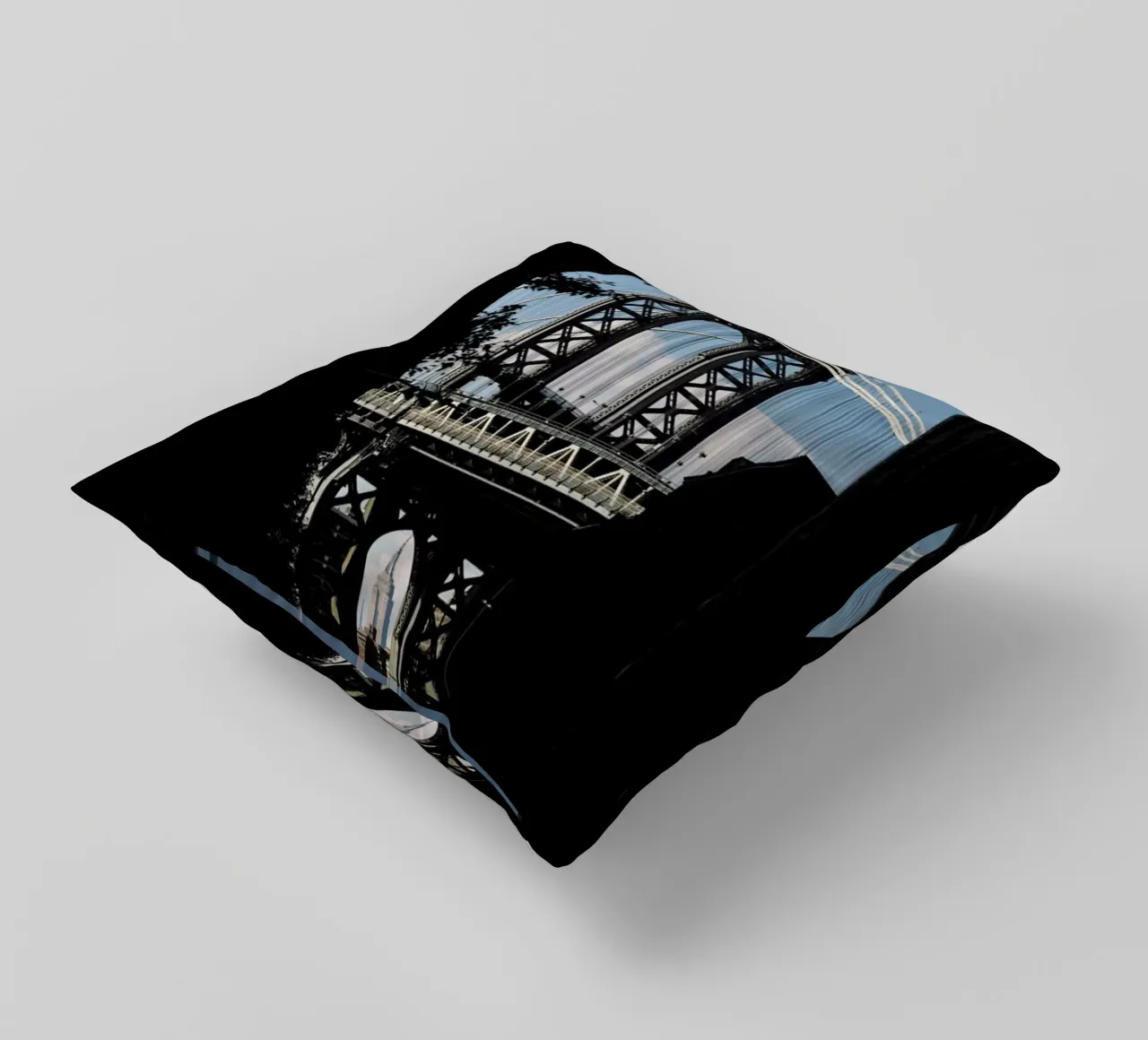 Bridge in Shadow cuscino da EyeEm Mobile GmbH