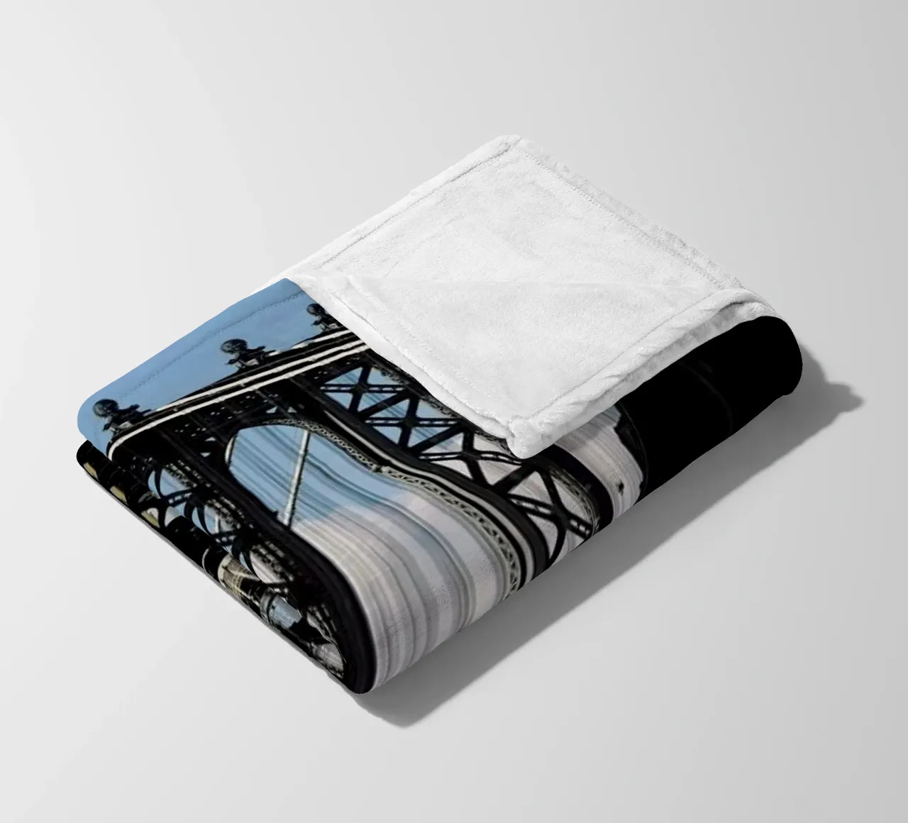 Bridge in Shadow coperta in pile da EyeEm Mobile GmbH