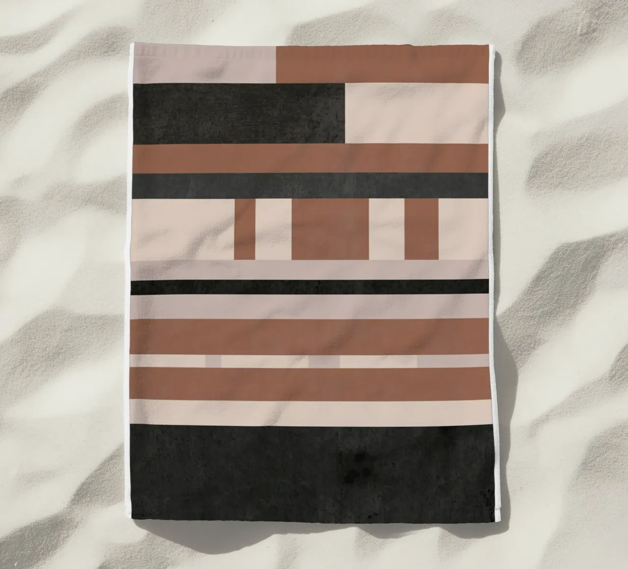 Astratto geometrico dai toni terrosi telo mare da Melloi Art Print