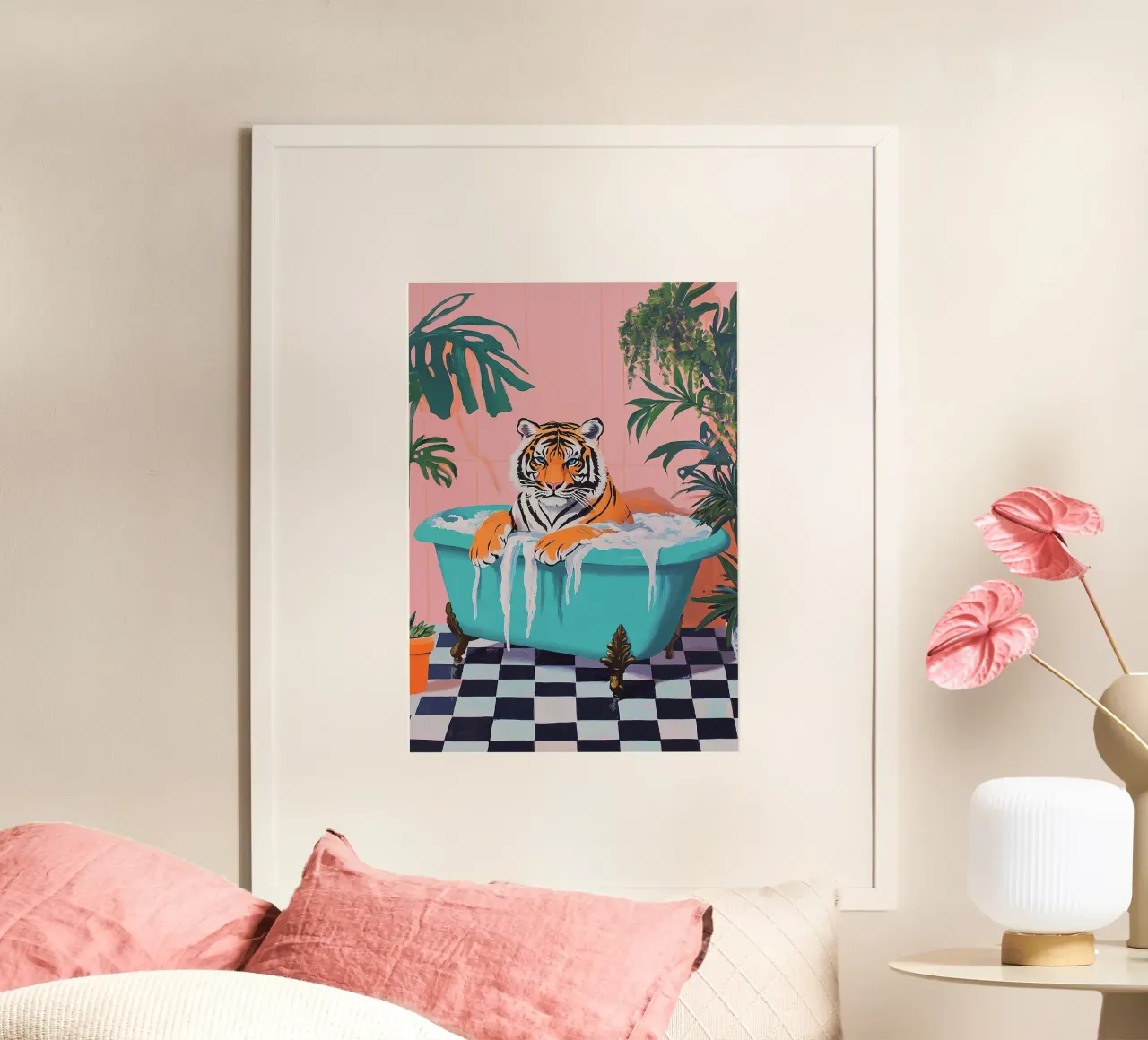 La tigre in bagno poster con telaio in legno da Nikis Art Studio