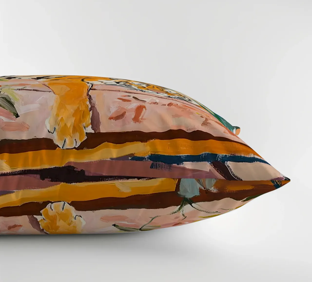 Una tigre sul divano cuscino da Nikis Art Studio