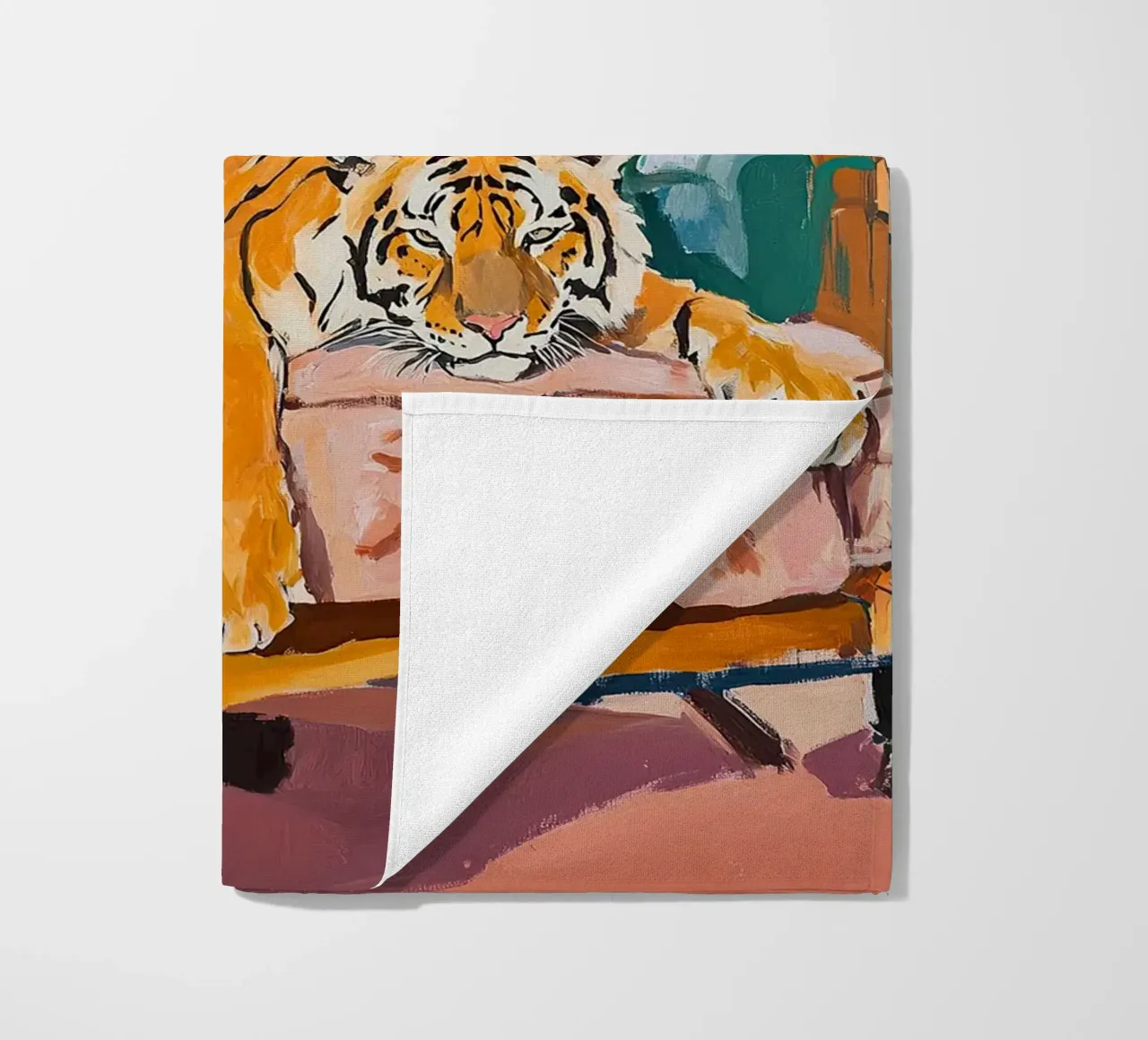Una tigre sul divano telo mare da Nikis Art Studio