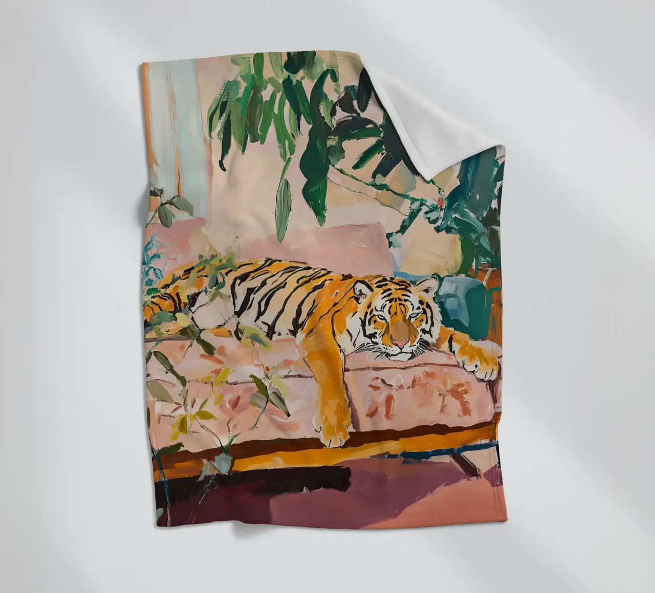 Una tigre sul divano coperta in pile da Nikis Art Studio