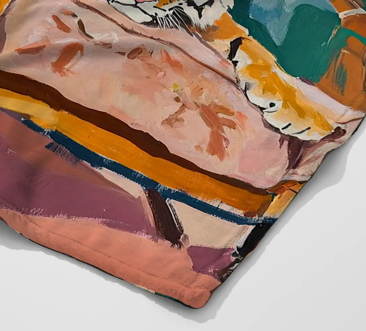Una tigre sul divano coperta in pile da Nikis Art Studio