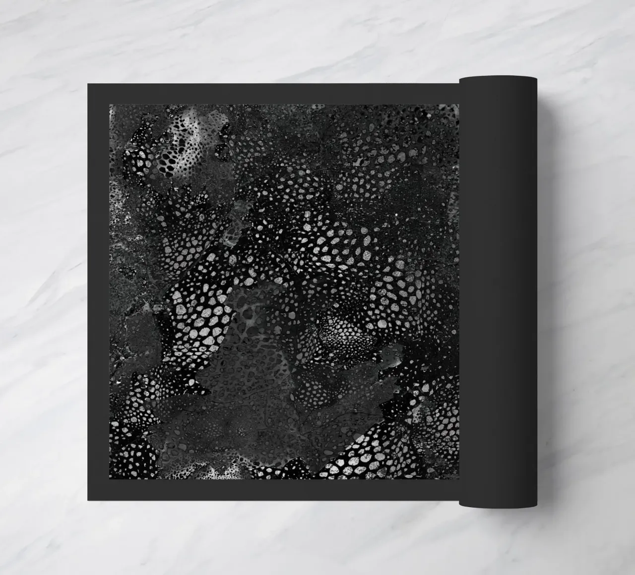 koolstof1 deurmat van Giulio Iurissevich