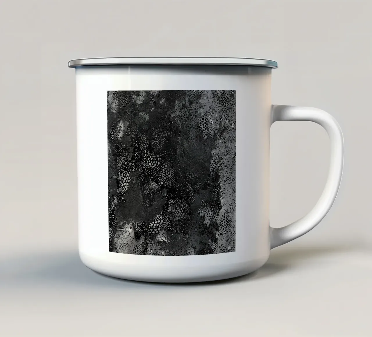 carbonio1 tazza in smalto da Giulio Iurissevich