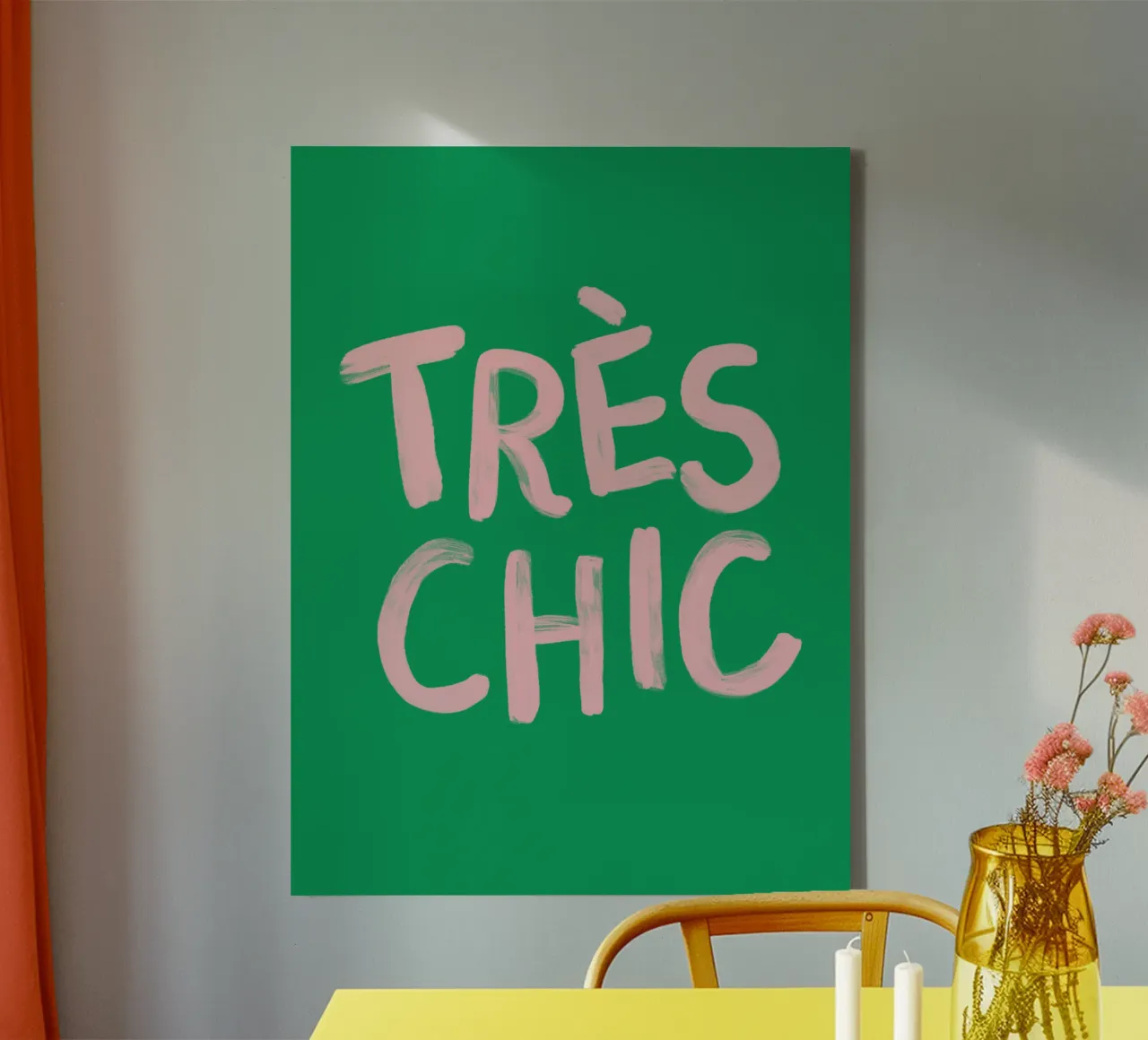 Tres Chic Elegante francese dipinto a mano Typogrphy tela con Cornice a cassetta da THE MOTIVATED TYPE