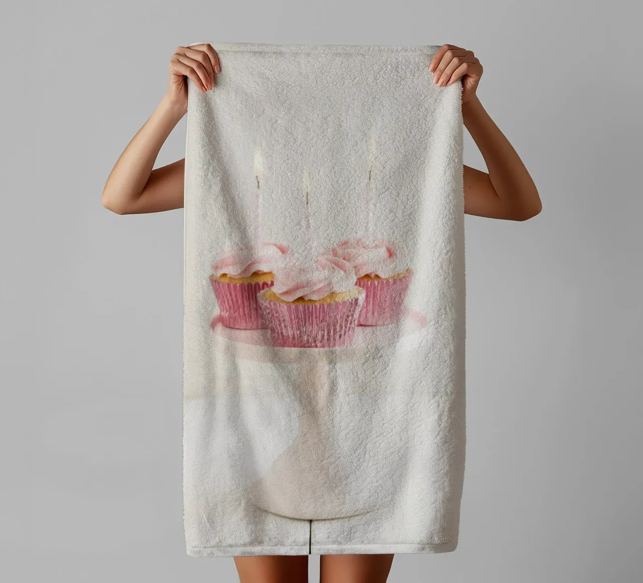 Cupcake rosa con candele asciugamano da bagno da foodphotolove