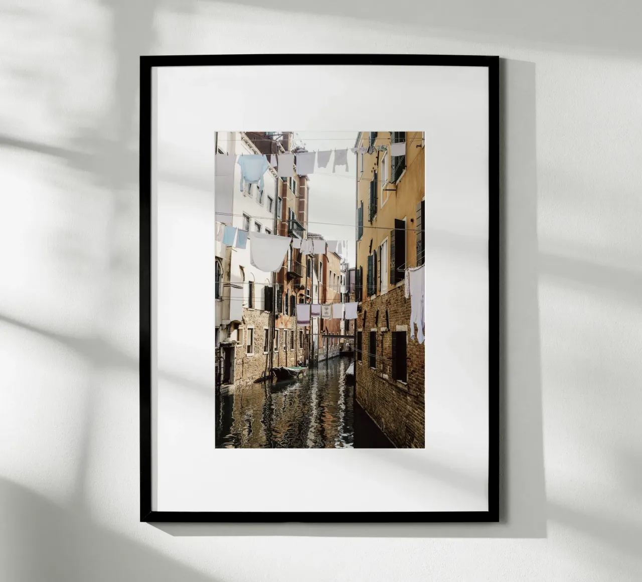 Stendibiancheria italiano poster con telaio in legno da studiopicaprints