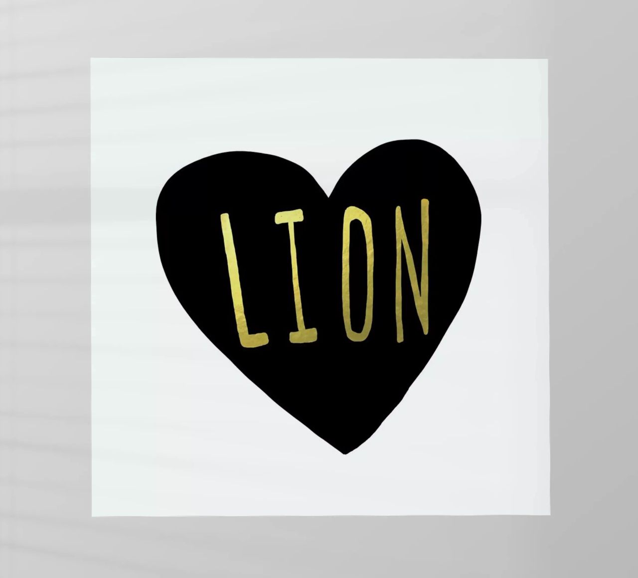 Lion pellicola backlit da Leah Flores