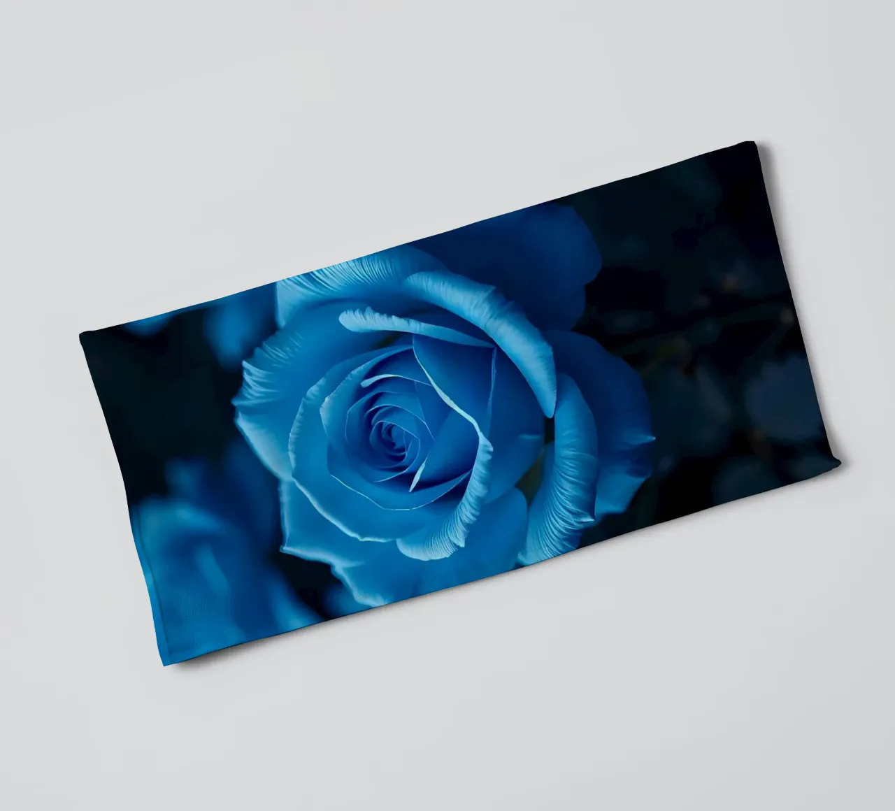 Rosa_blu_03 asciugamano da bagno da Farb- und Blütenzauber by LK
