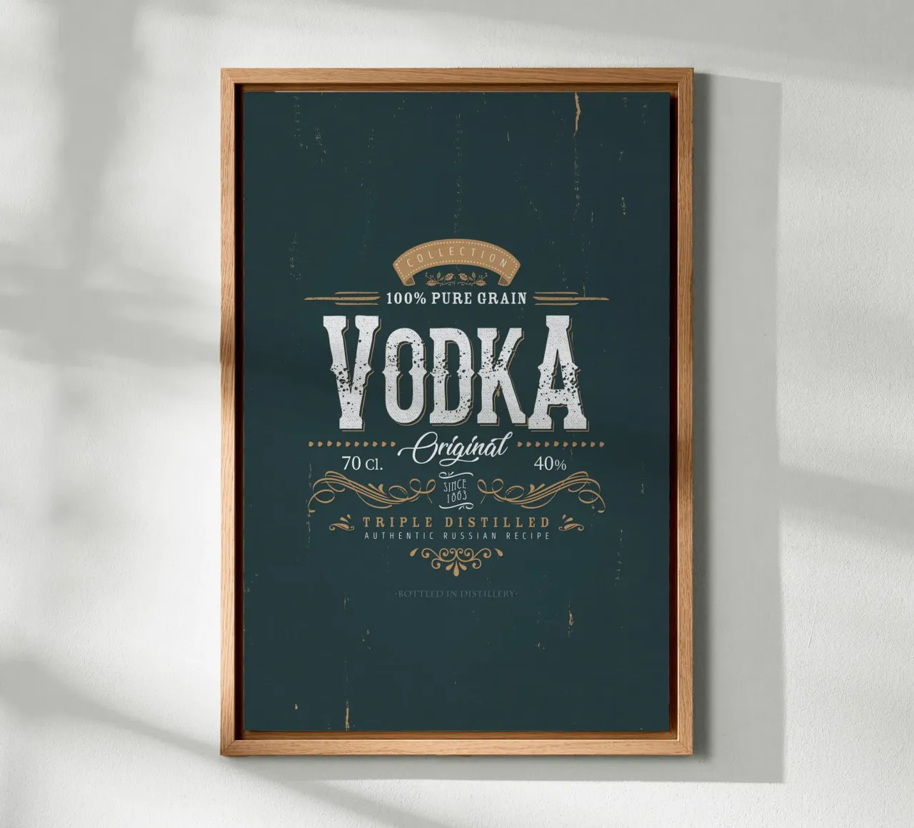Weinetikett Wodka Leinwand mit Schattenfugenrahmen von studiopicaprints