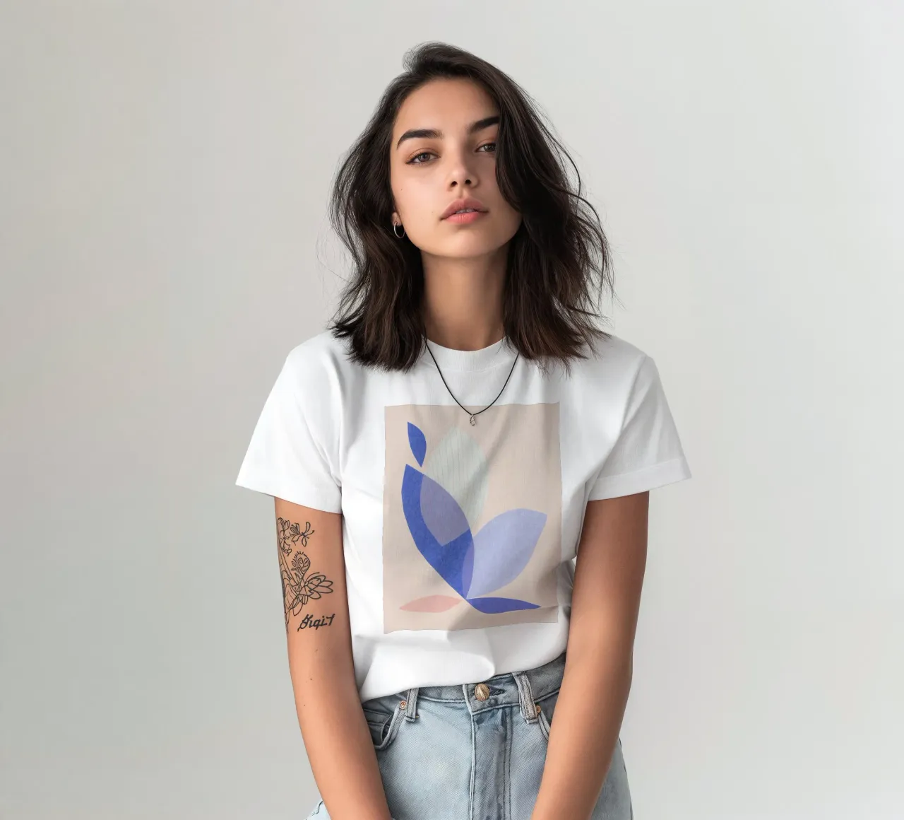 Petali #4 t-shirt da Alisa Galitsyna