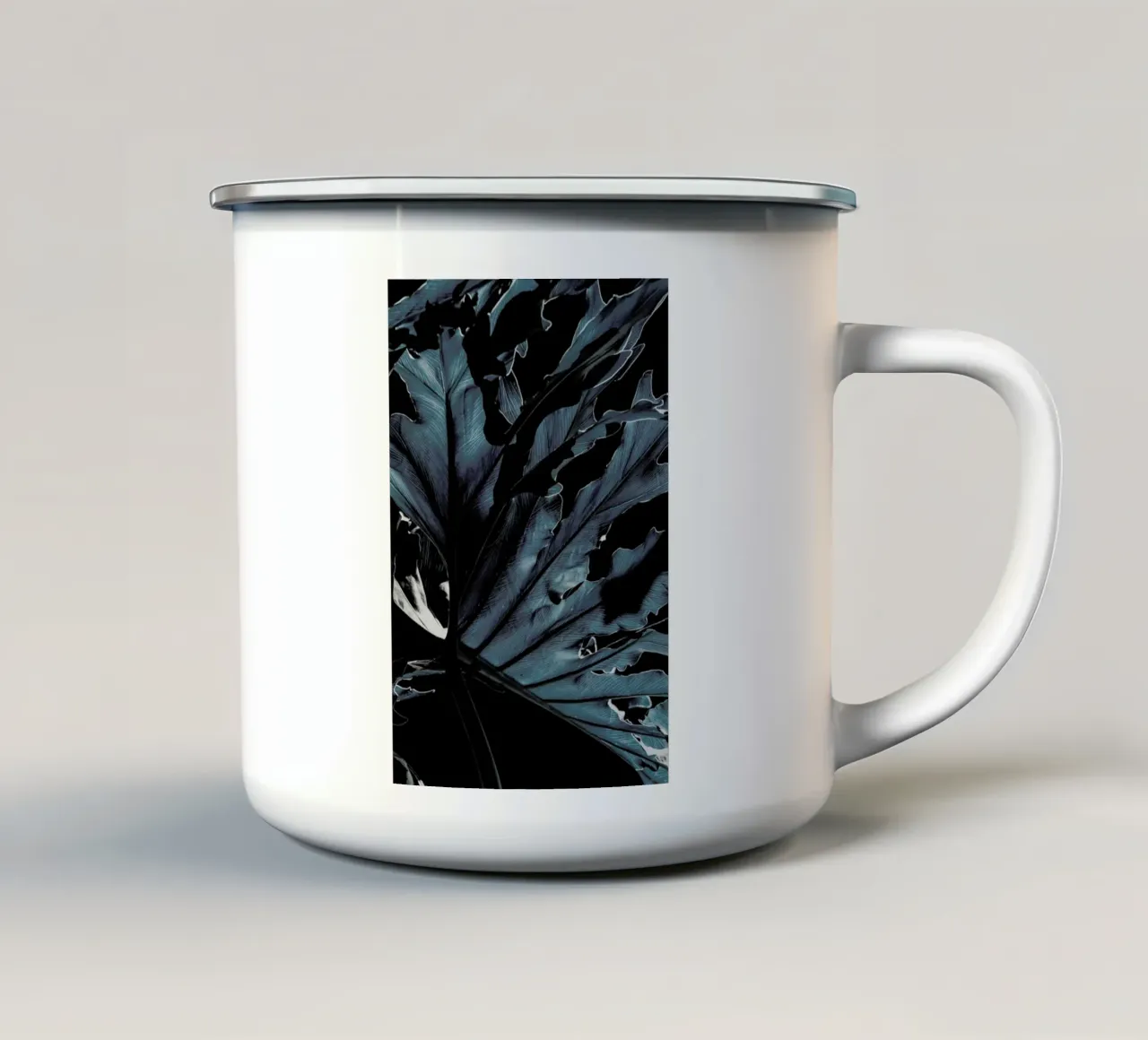 Pacific Monster tazza in smalto da Shot By Clint