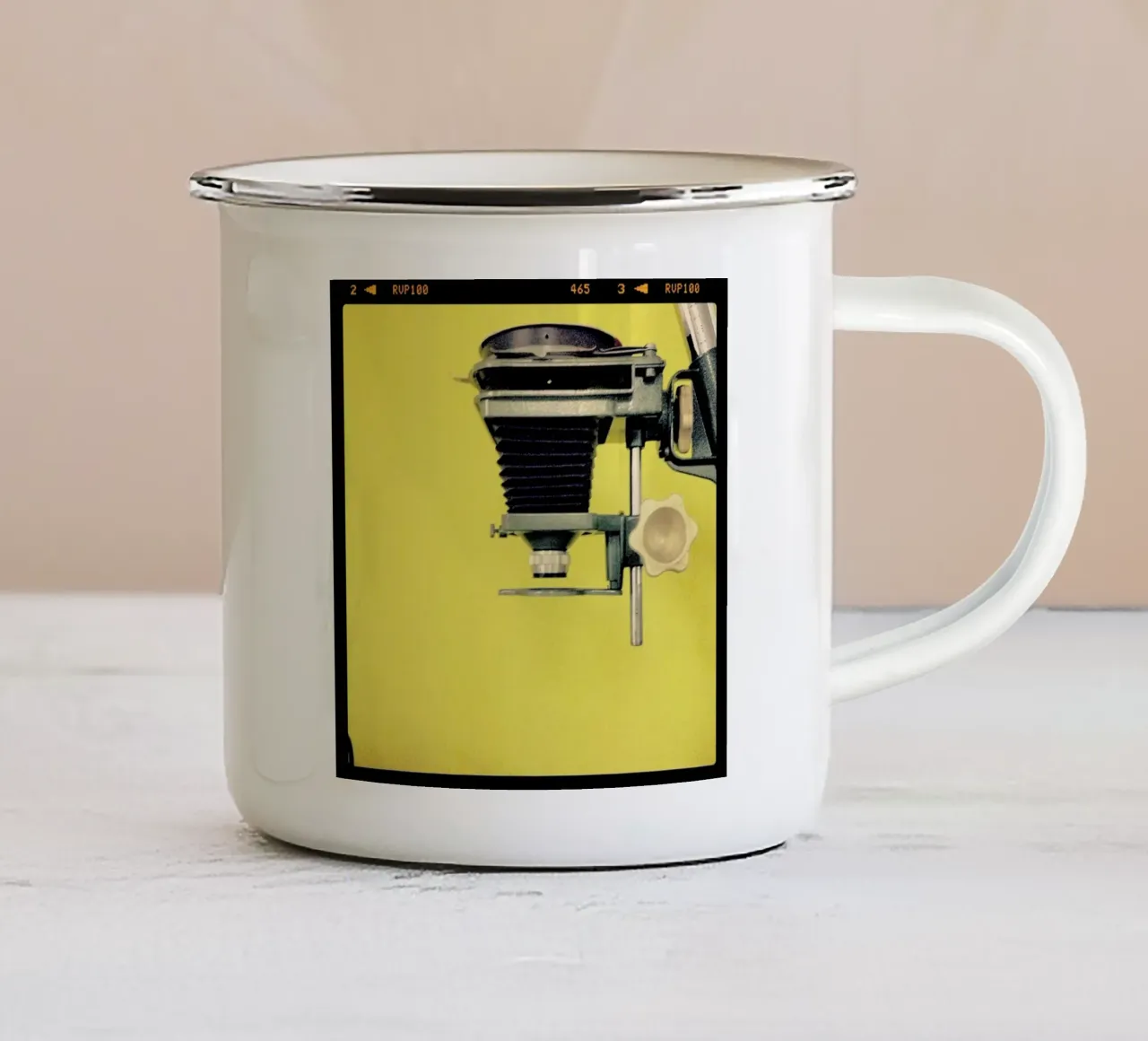 Half Tone Studio tazza in smalto da Ballack Art House