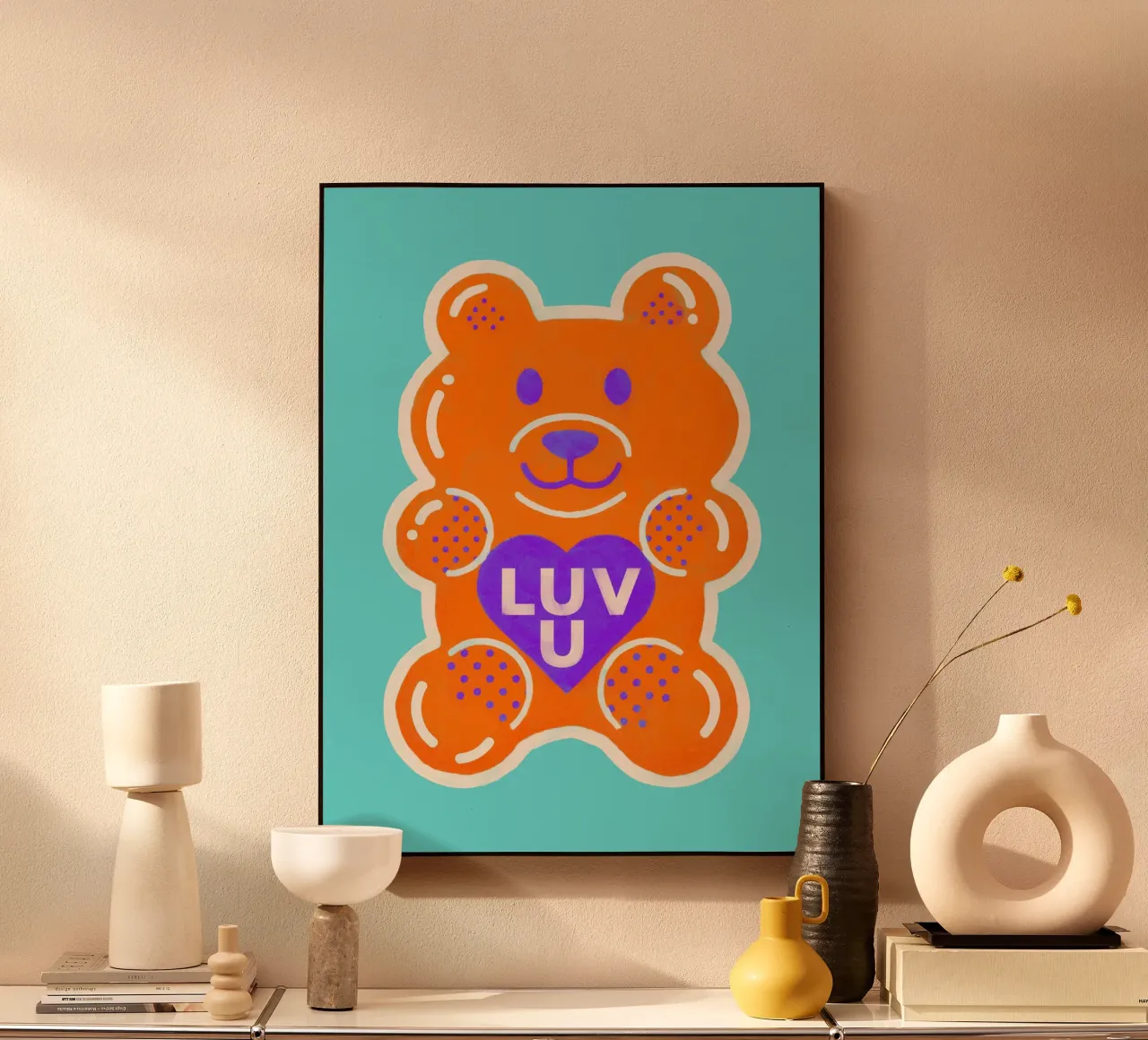 Orsacchiotto arancione neon con cuore d'amore alluminio dibond da showmemars
