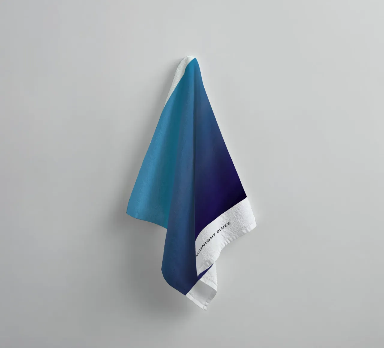 Midnight #6 asciugamano da bagno da daylight design studio