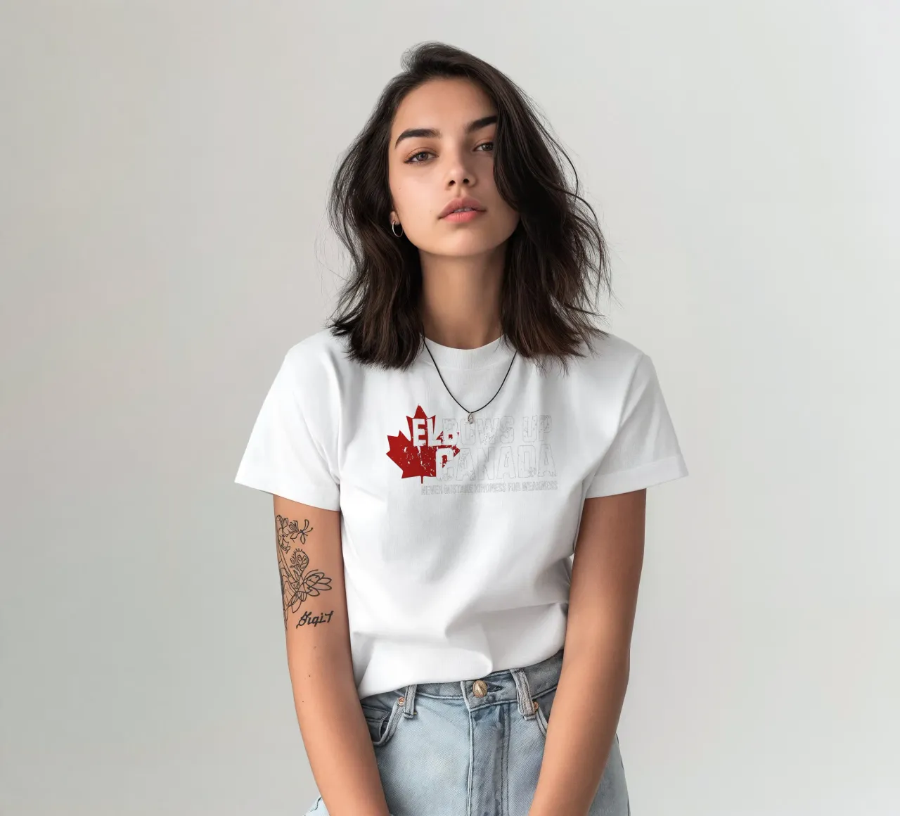 Gomiti in su Canada V12 t-shirt da heatherloulin