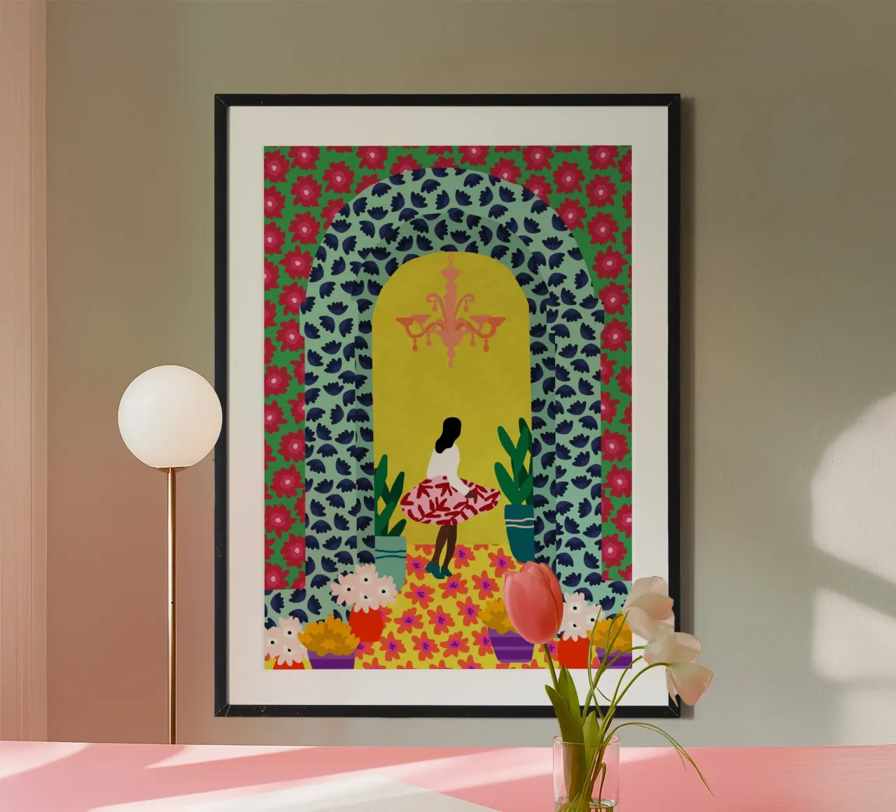 Ragazza del portale floreale poster con telaio in legno da Pictufy Sun & Spirit