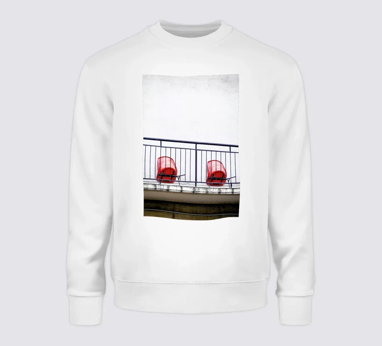 Michael's Empty Chairs felpa da Babett Schultze