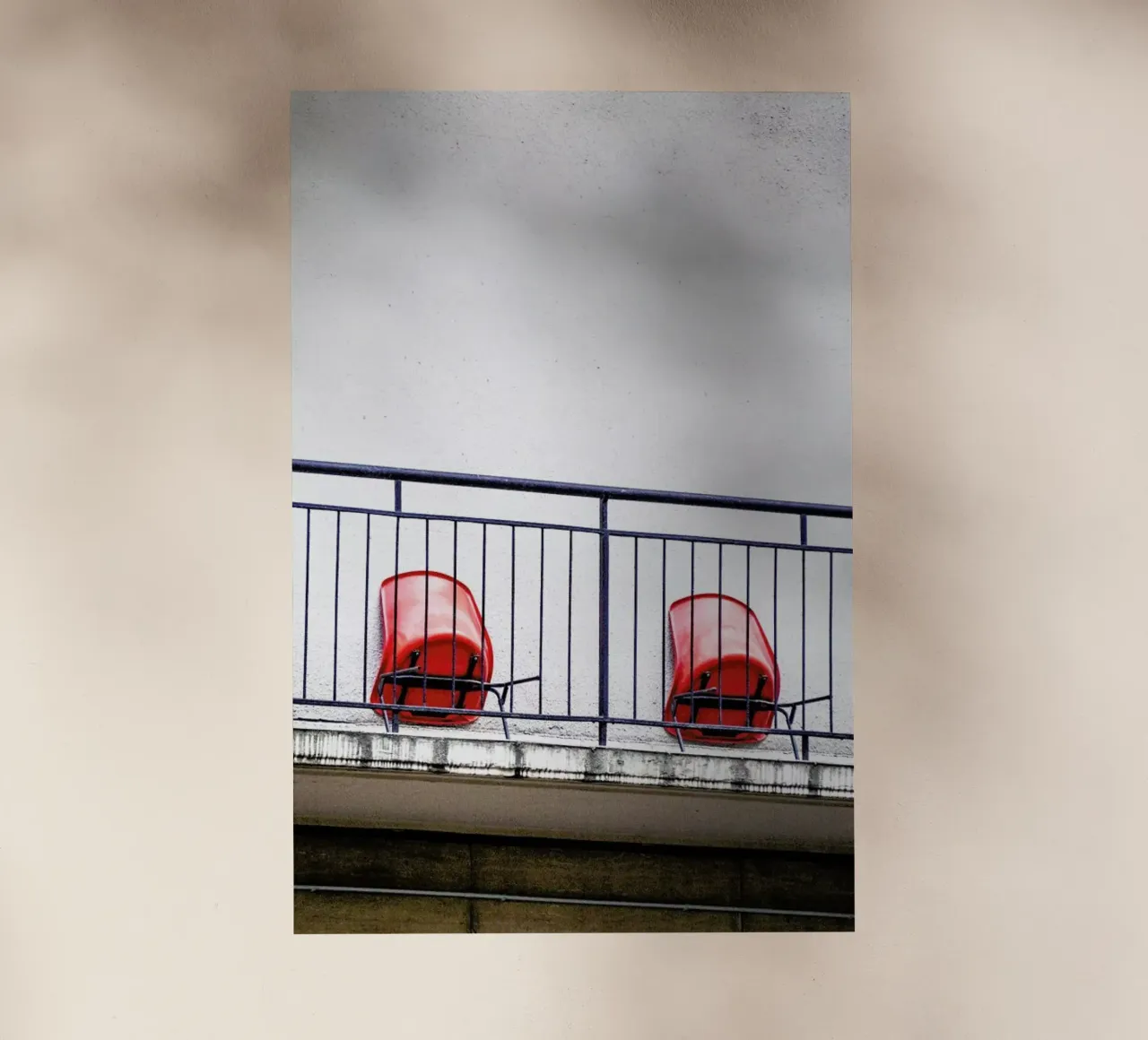 Michael's Empty Chairs pellicola backlit da Babett Schultze