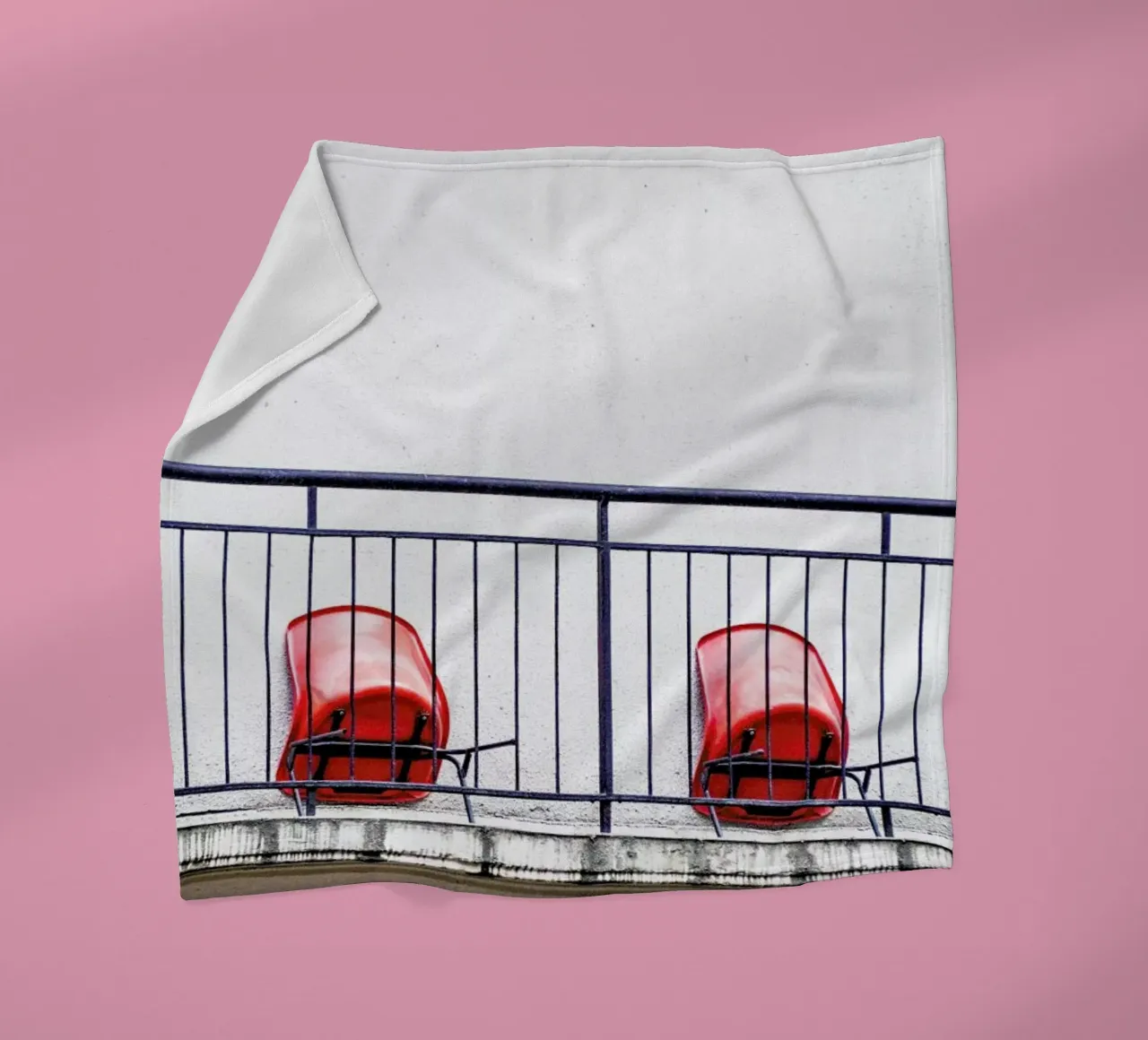 Michael's Empty Chairs Fleecedecke von Babett Schultze