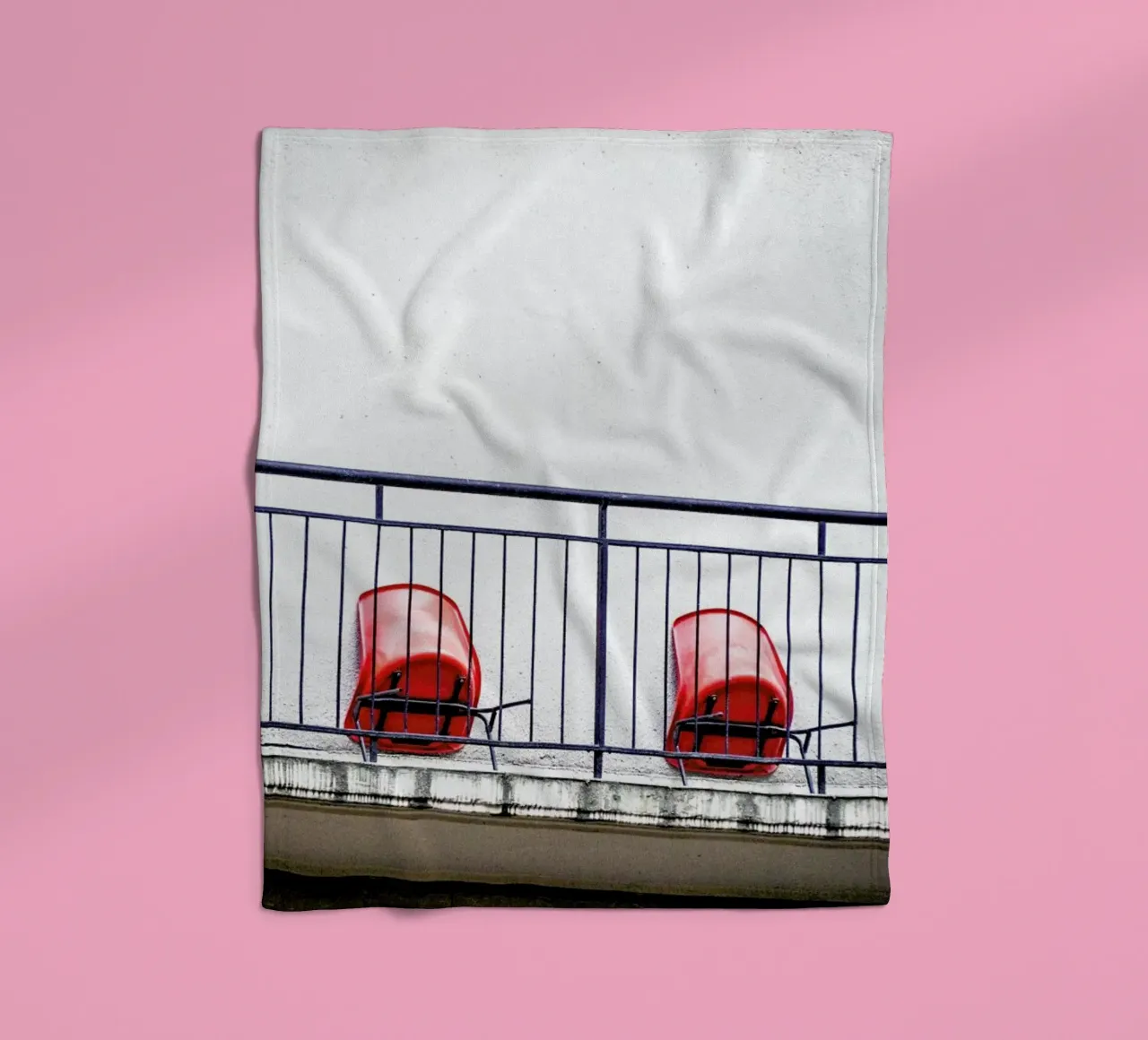 Michael's Empty Chairs Fleecedecke von Babett Schultze