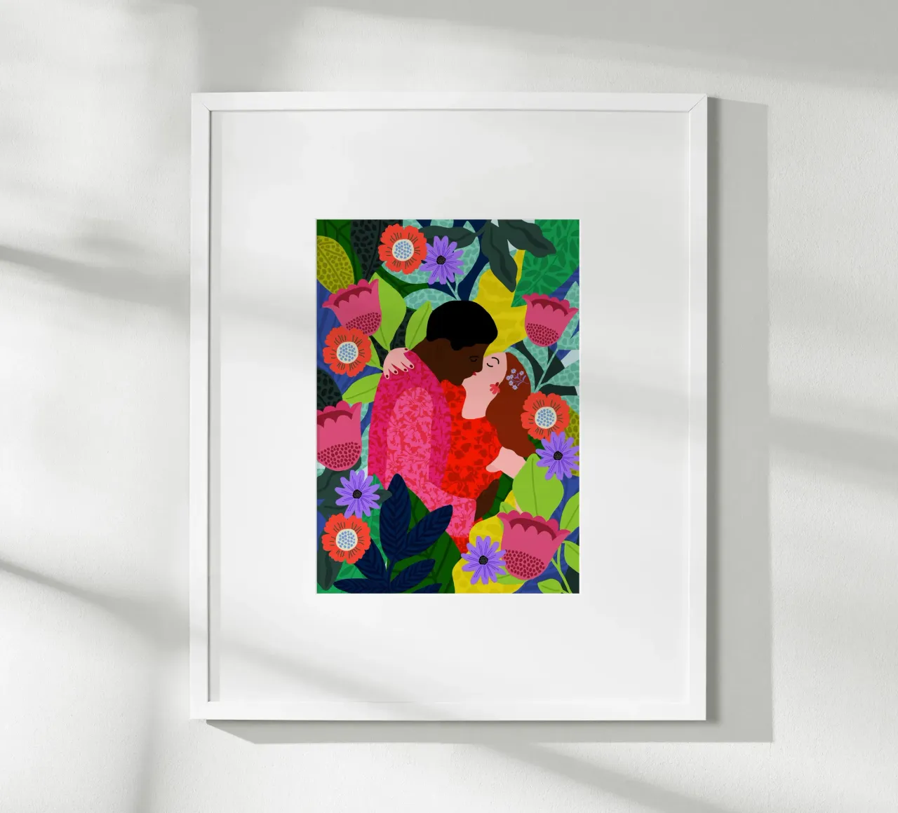 Coppia di baci floreali poster con telaio in legno da Pictufy Sun & Spirit