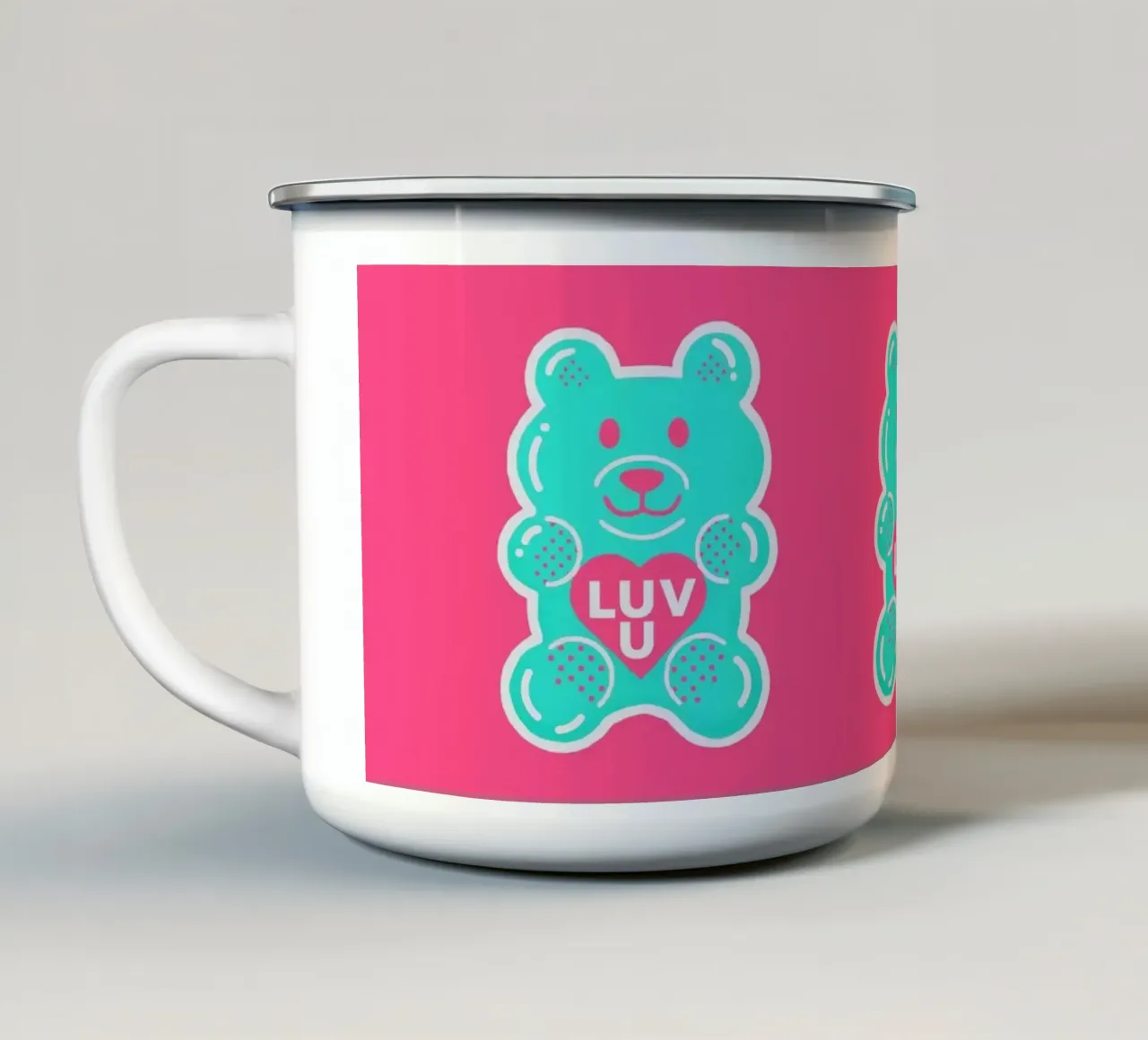 Simpatico orsetto gommoso con cuore tazza in smalto da showmemars