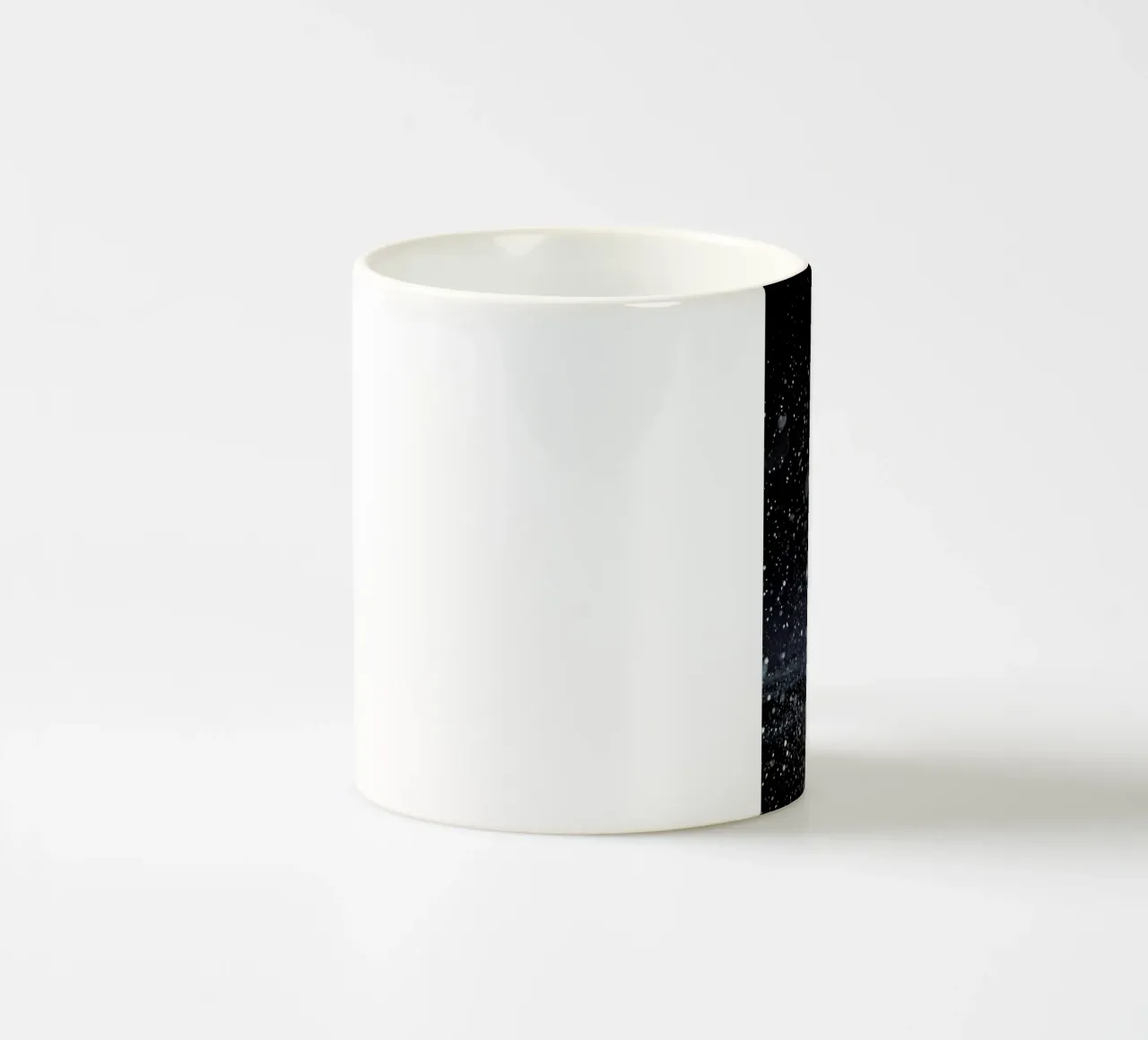 Water Pattern 5 Keramik Tasse von Chris Abatzis